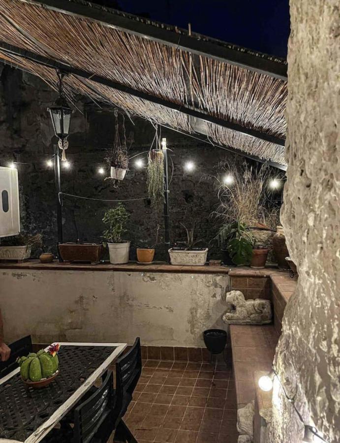 Appartamento in pieno Centro Storico con terrazzo “O’vicariello” Napoli Esterno foto